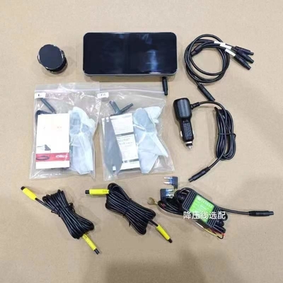 Un'esperienza di guida più sicura grazie allo specchietto cieco per altoparlanti integrato e all'impermeabilità IP67